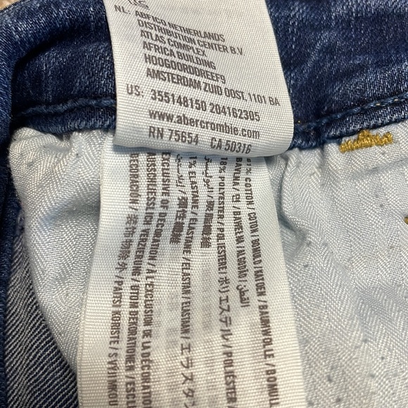 Hollister Jeans - Picture 12 of 14